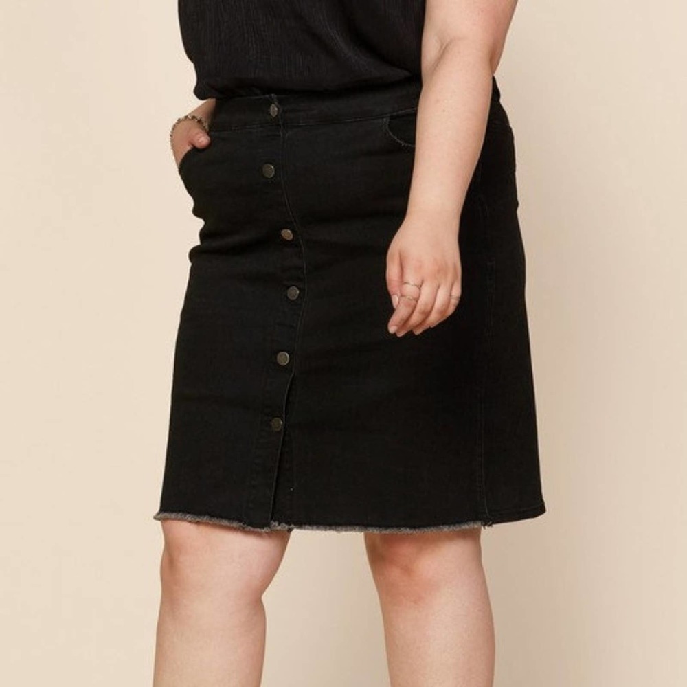 Skies Are Blue Black Denim Button Front Raw Hem Plus Size Knee Length Skirt - Picture 5 of 12
